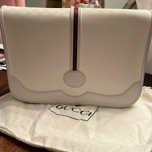Gucci shoulder bag, premium leather chalk white color.